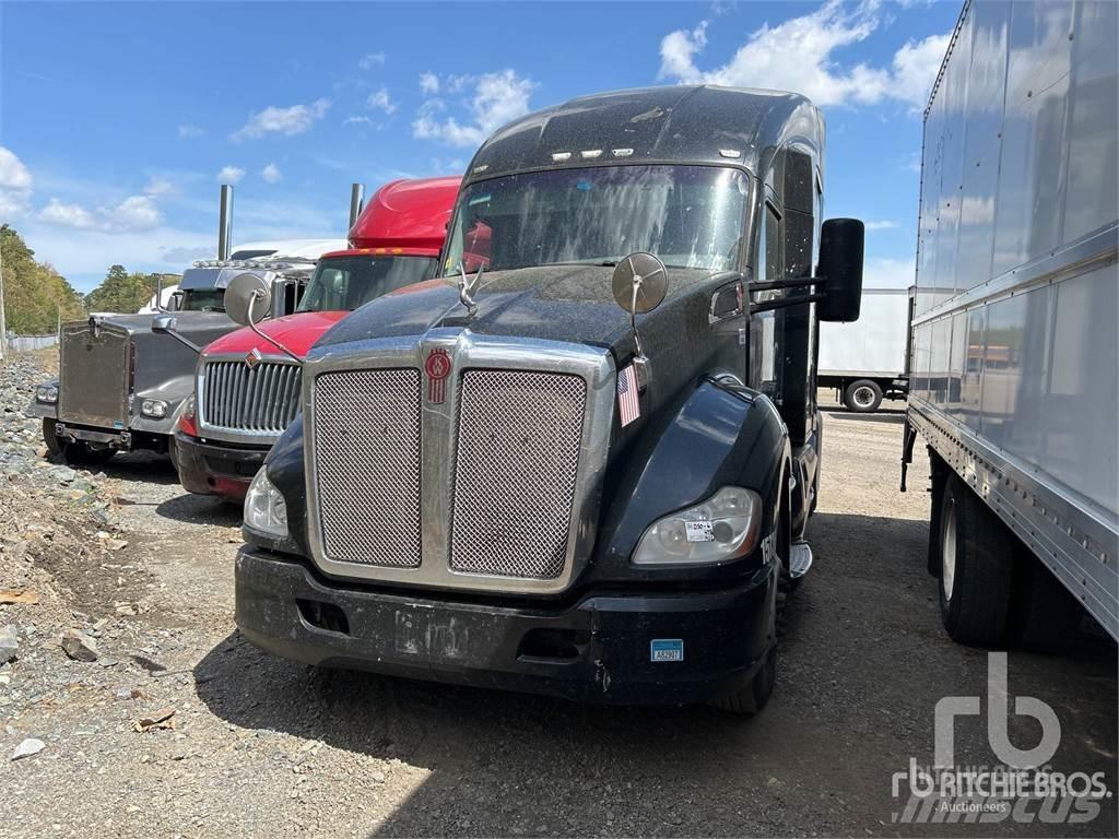 Kenworth T680 Conventional Trucks / Tractor Trucks
