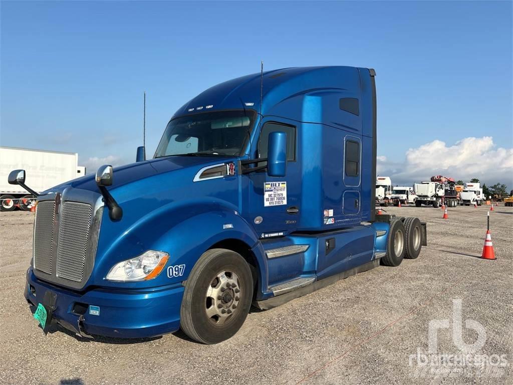 Kenworth T680 Conventional Trucks / Tractor Trucks
