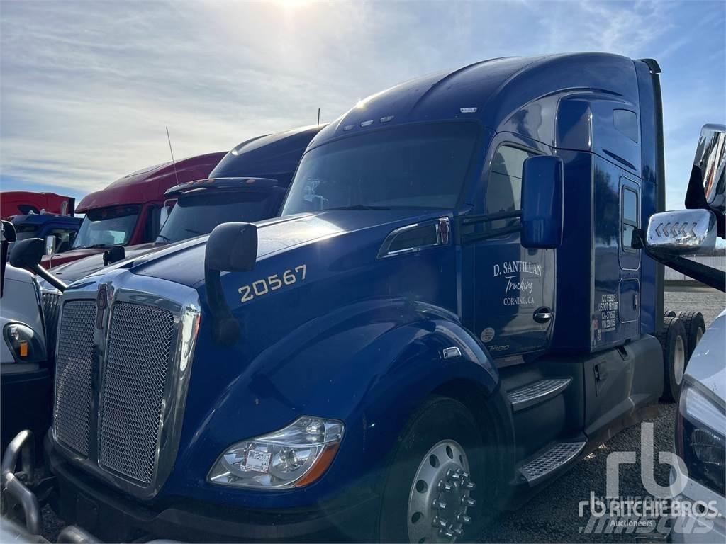 Kenworth T680 Conventional Trucks / Tractor Trucks