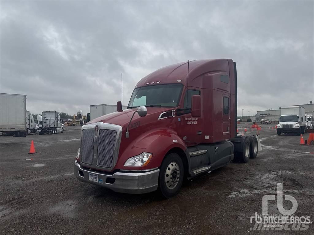 Kenworth T680 Conventional Trucks / Tractor Trucks