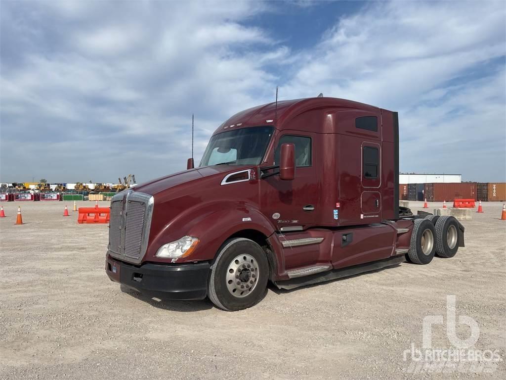 Kenworth T680 Conventional Trucks / Tractor Trucks