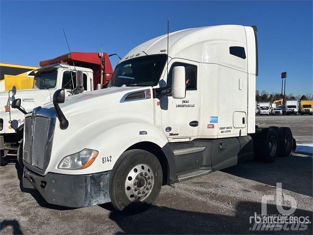 Kenworth T680 Conventional Trucks / Tractor Trucks