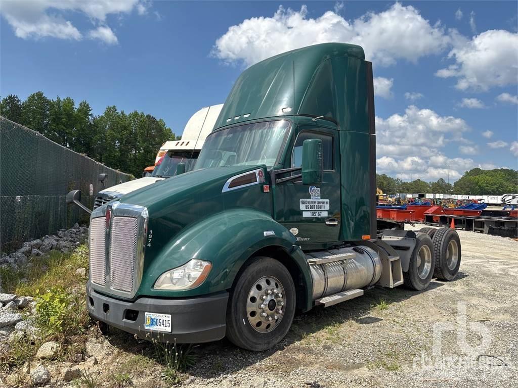 Kenworth T680 Conventional Trucks / Tractor Trucks
