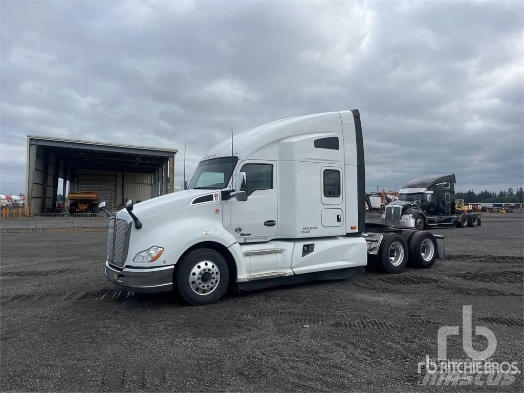 Kenworth T680 Conventional Trucks / Tractor Trucks