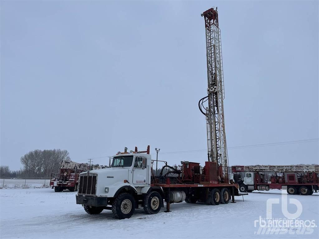 Kenworth T800 Digger Derricks trucks