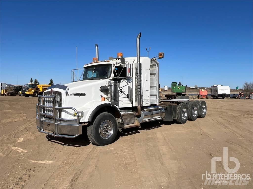 Kenworth T800 Conventional Trucks / Tractor Trucks