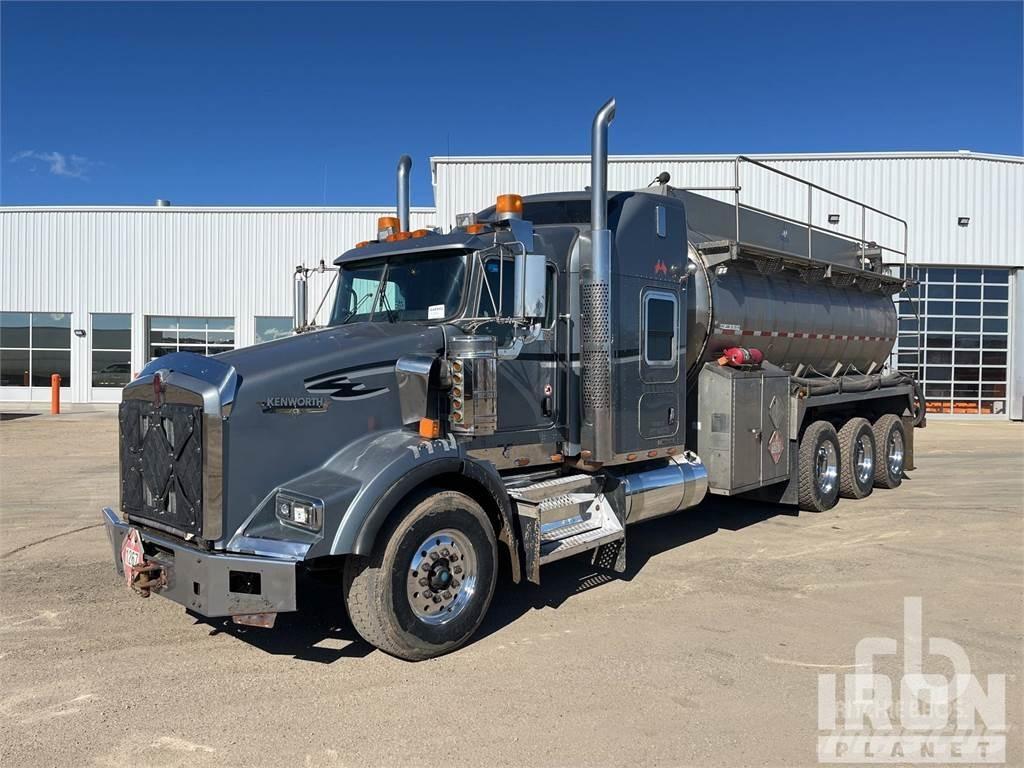 Kenworth T800 Tank Trucks
