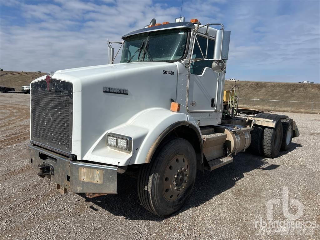 Kenworth T800 Conventional Trucks / Tractor Trucks