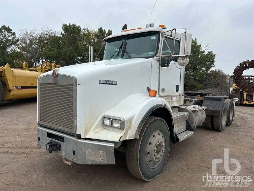 Kenworth T800 Conventional Trucks / Tractor Trucks