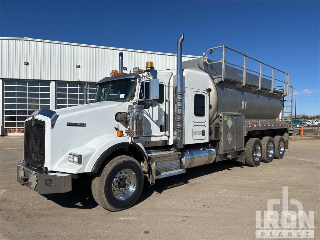 Kenworth T800 Tank Trucks