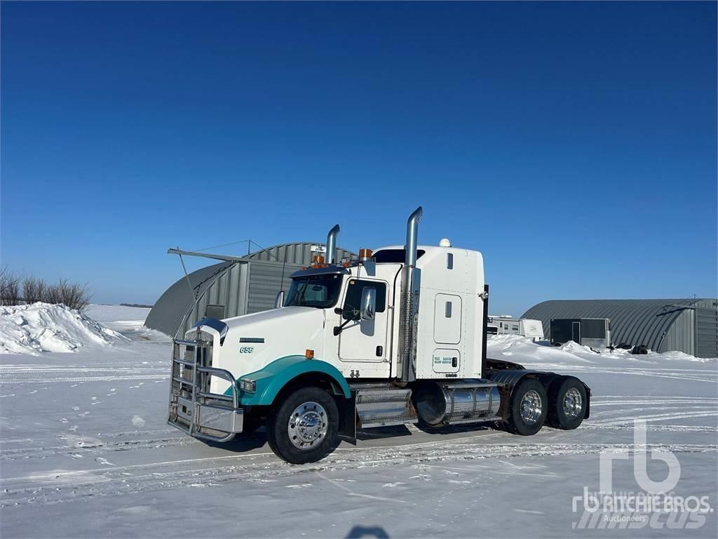 Kenworth T800 Conventional Trucks / Tractor Trucks