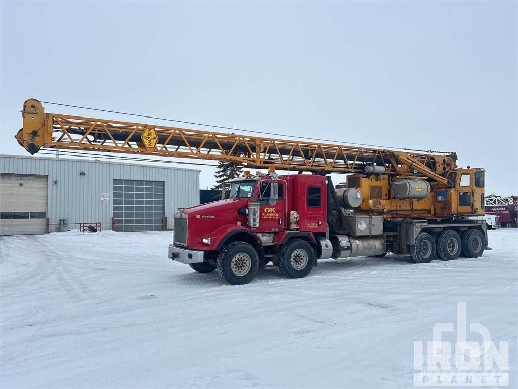 Kenworth T800 Digger Derricks trucks