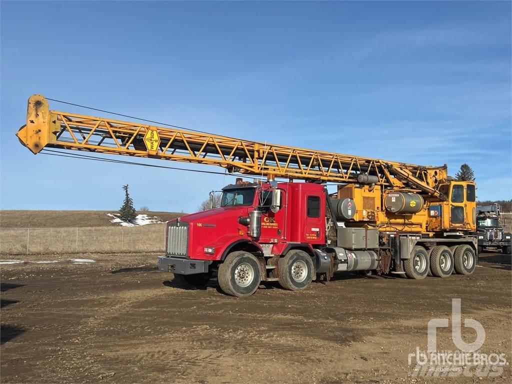 Kenworth T800 Digger Derricks trucks