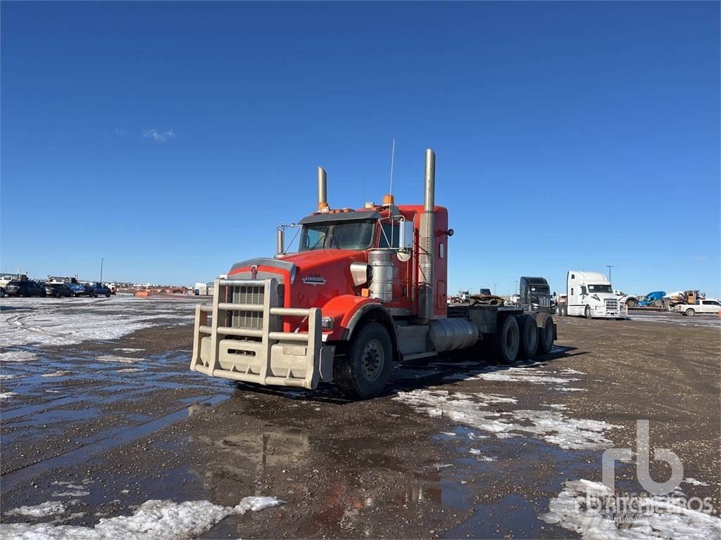 Kenworth T800 Conventional Trucks / Tractor Trucks