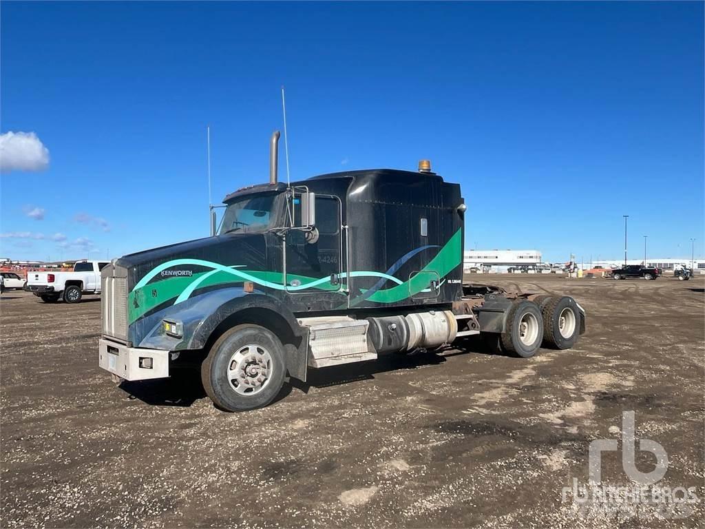 Kenworth T800 Conventional Trucks / Tractor Trucks