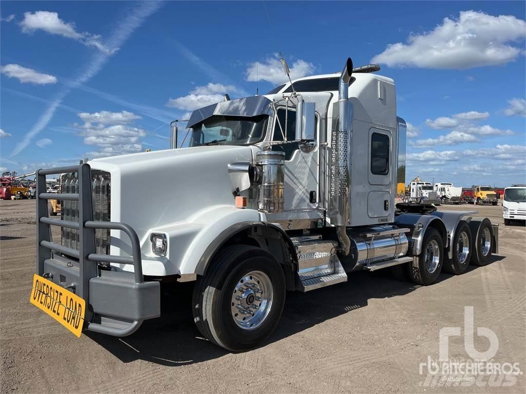Kenworth T800 Conventional Trucks / Tractor Trucks
