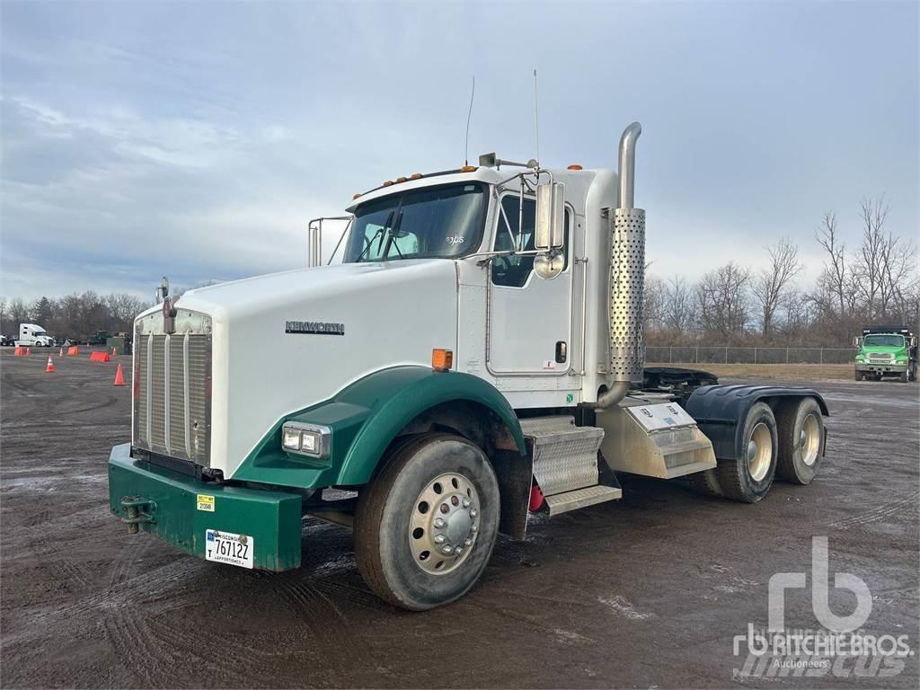 Kenworth T800 Conventional Trucks / Tractor Trucks