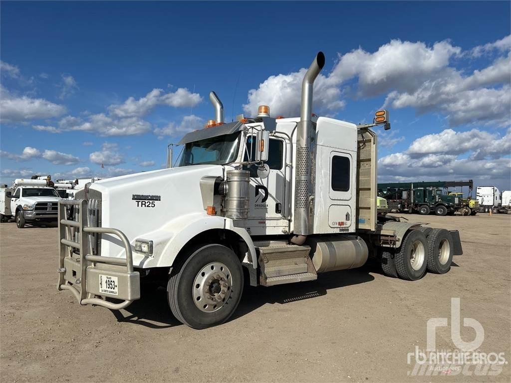 Kenworth T800 Conventional Trucks / Tractor Trucks