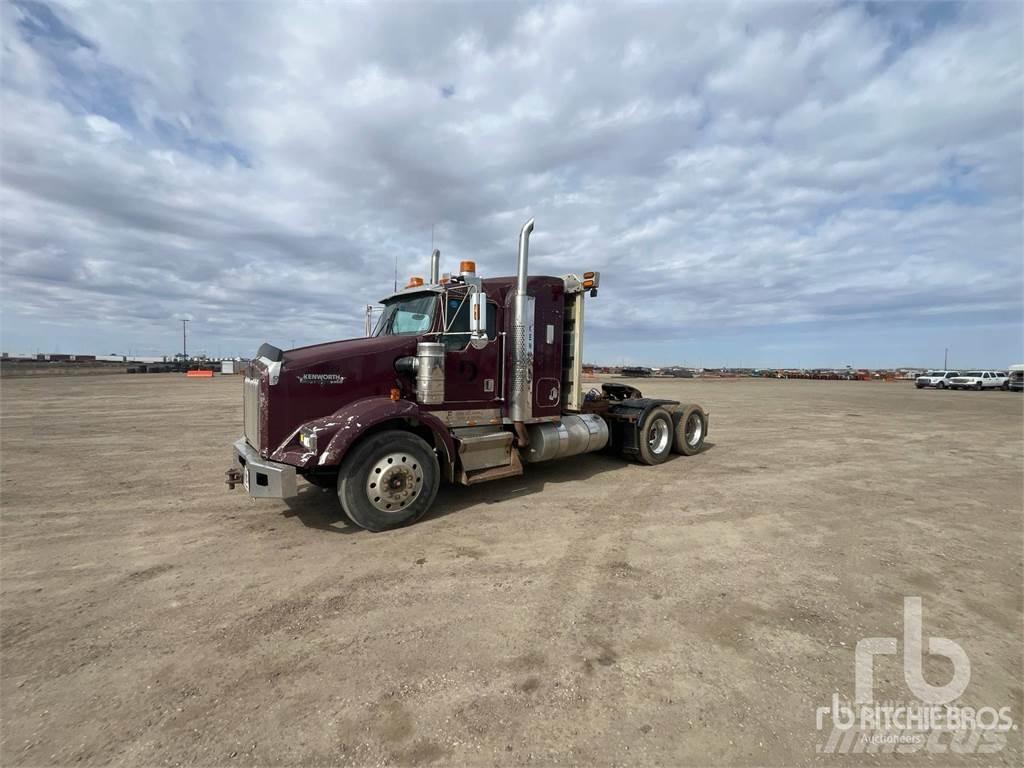 Kenworth T800 Conventional Trucks / Tractor Trucks
