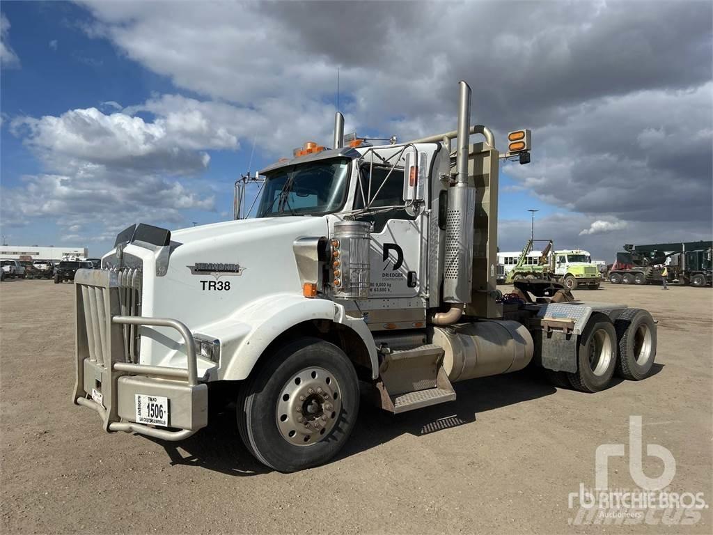 Kenworth T800 Conventional Trucks / Tractor Trucks