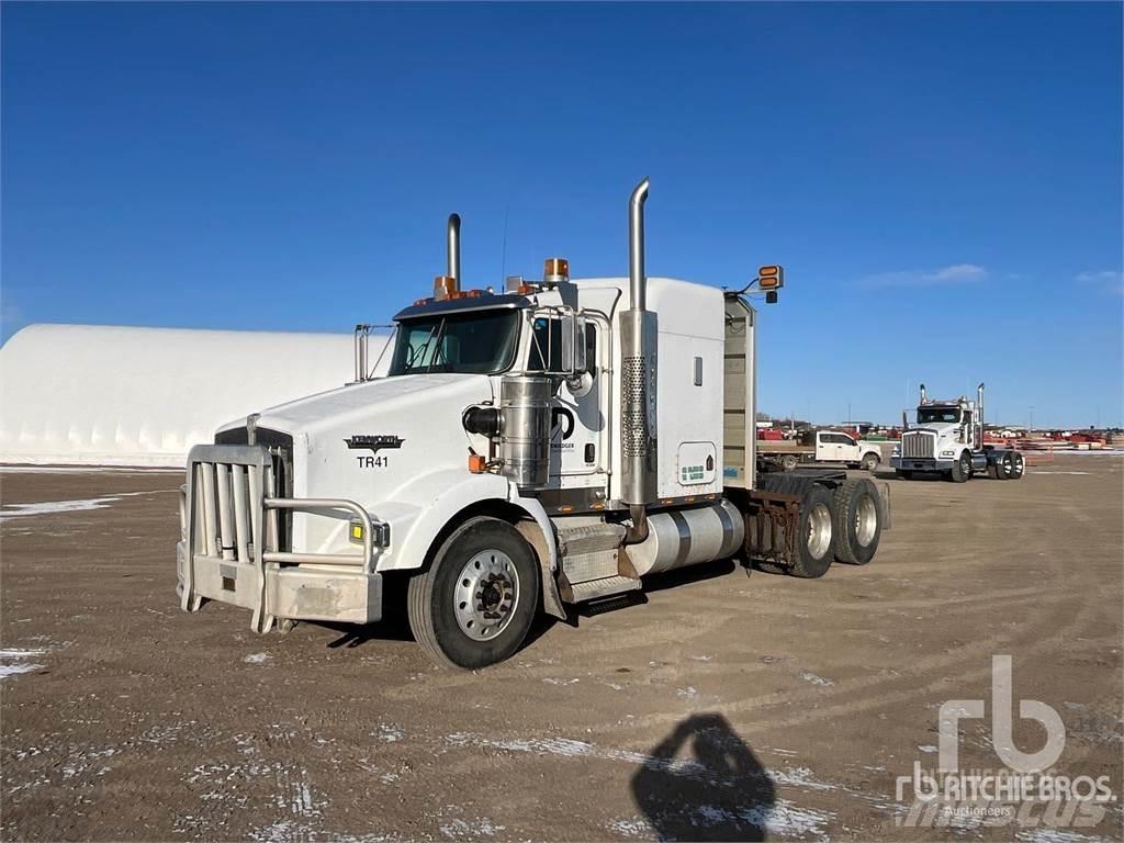 Kenworth T800 Conventional Trucks / Tractor Trucks