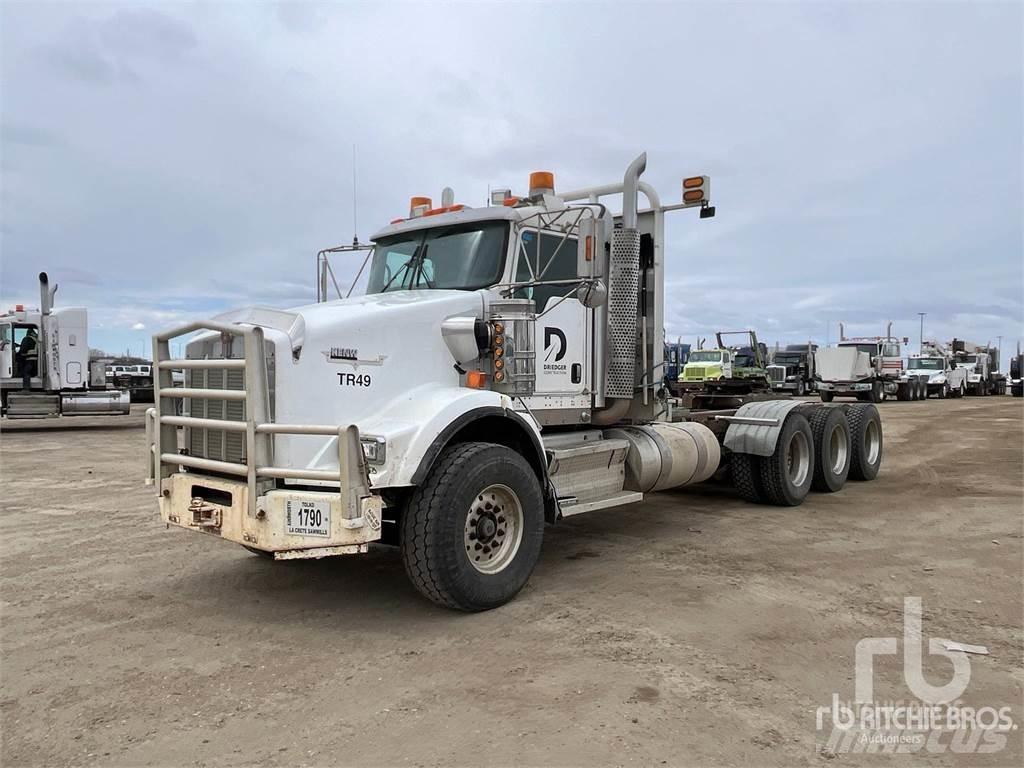 Kenworth T800 Conventional Trucks / Tractor Trucks
