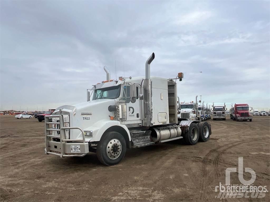 Kenworth T800 Conventional Trucks / Tractor Trucks