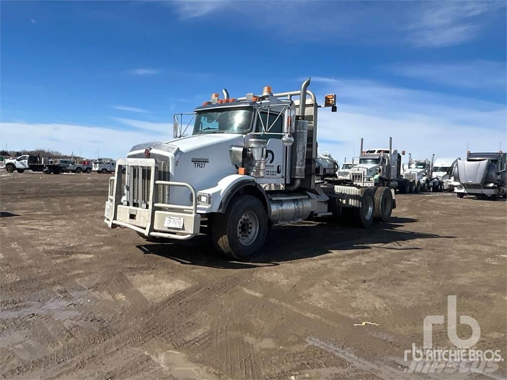 Kenworth T800 Conventional Trucks / Tractor Trucks