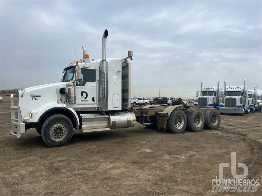 Kenworth T800 Conventional Trucks / Tractor Trucks