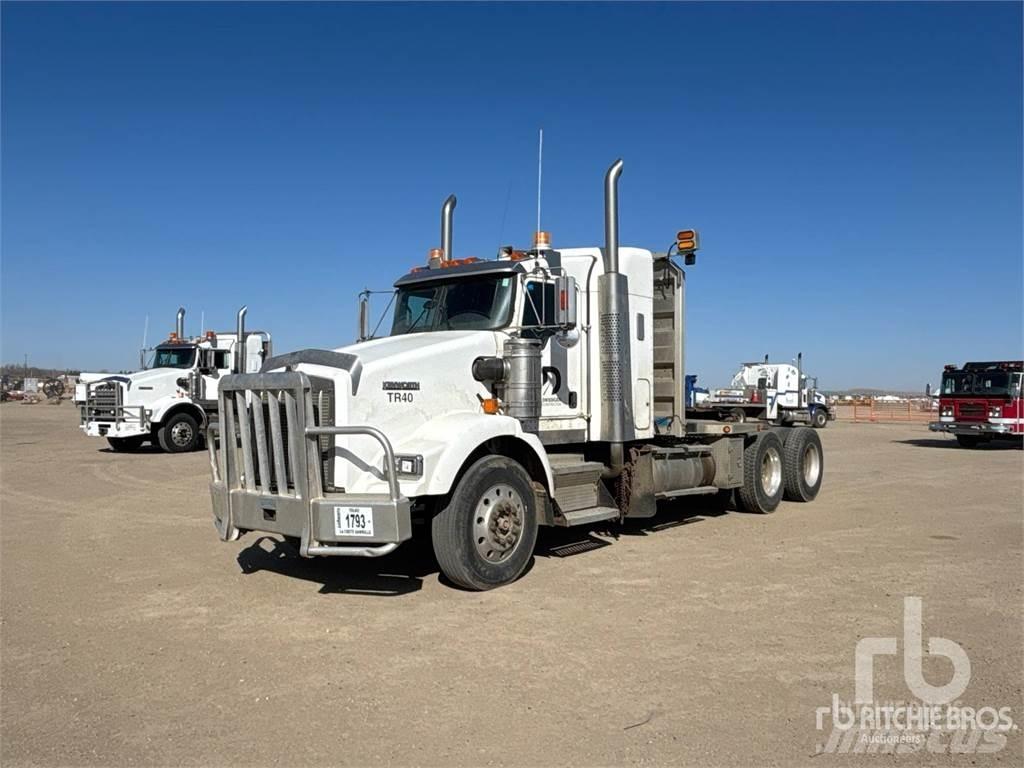 Kenworth T800 Conventional Trucks / Tractor Trucks