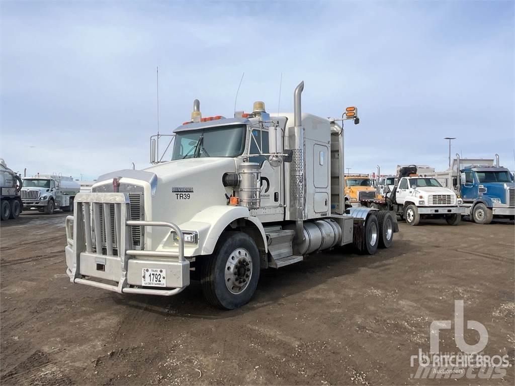 Kenworth T800 Conventional Trucks / Tractor Trucks
