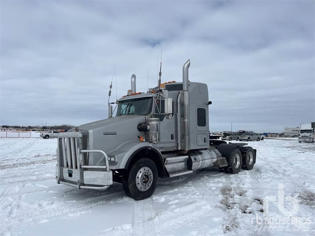 Kenworth T800 Conventional Trucks / Tractor Trucks