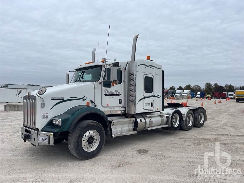 Kenworth T800 Conventional Trucks / Tractor Trucks