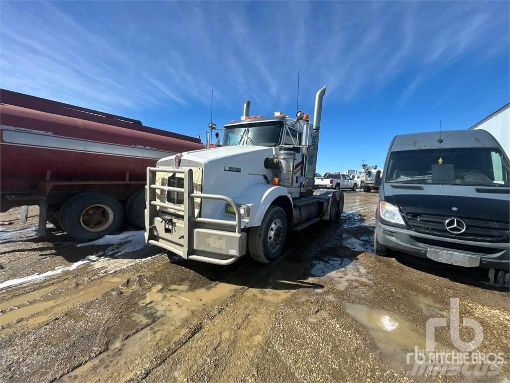 Kenworth T800 Conventional Trucks / Tractor Trucks