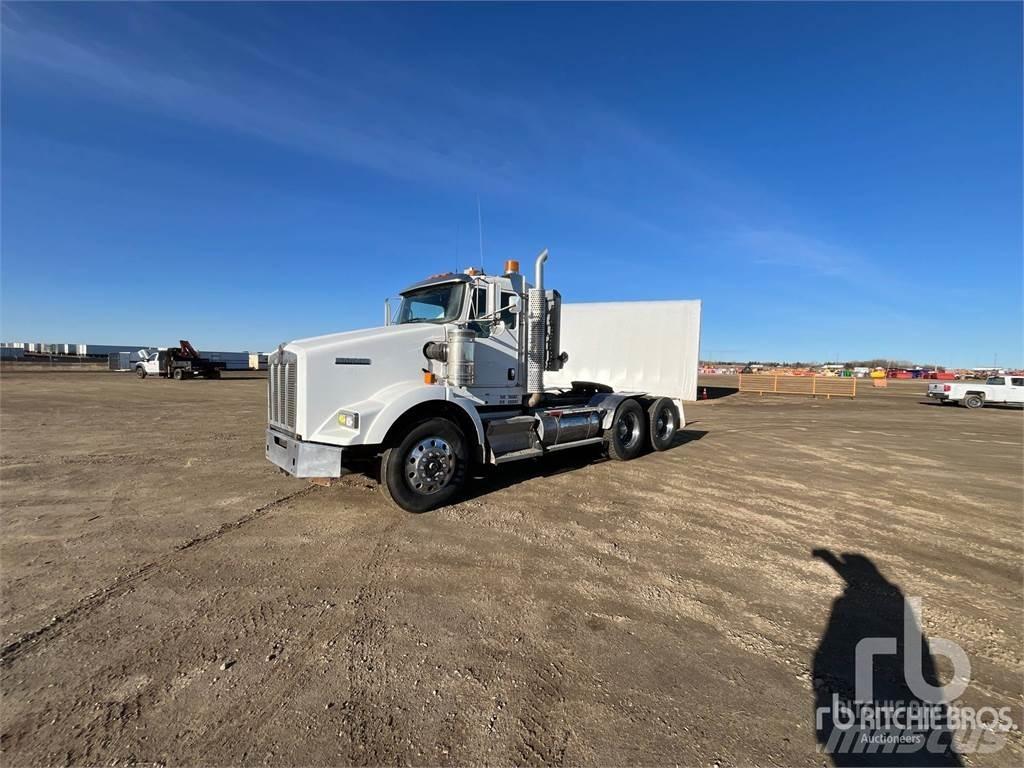 Kenworth T800 Conventional Trucks / Tractor Trucks