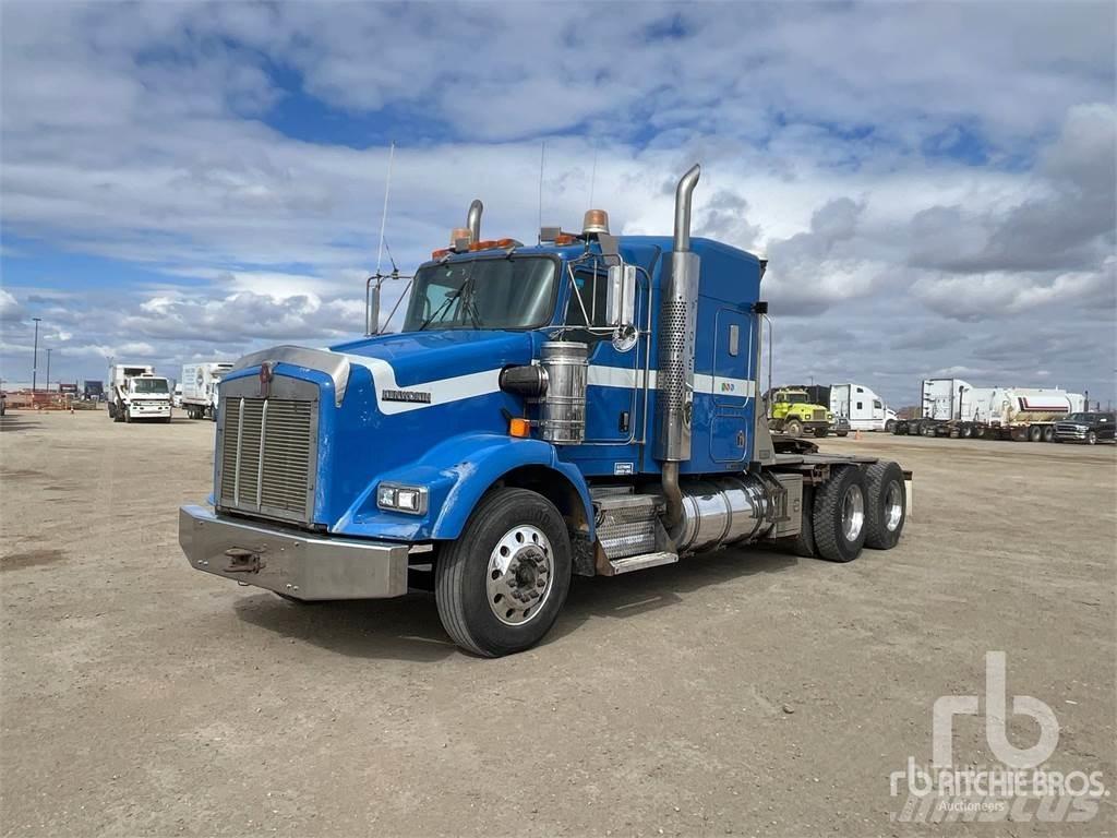 Kenworth T800 Conventional Trucks / Tractor Trucks