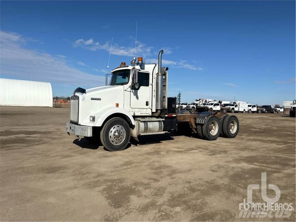 Kenworth T800 Conventional Trucks / Tractor Trucks
