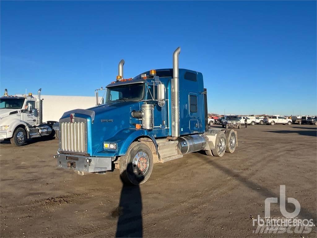 Kenworth T800 Conventional Trucks / Tractor Trucks