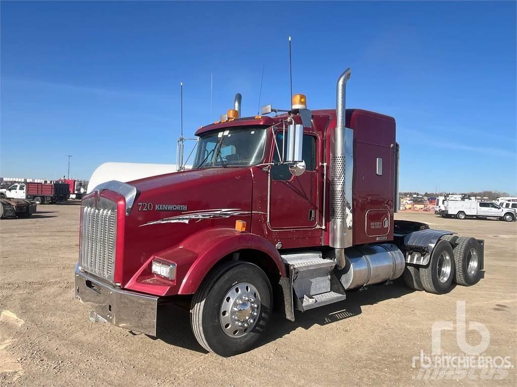 Kenworth T800 Conventional Trucks / Tractor Trucks