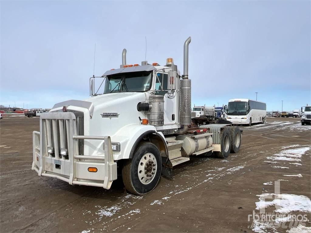 Kenworth T800 Conventional Trucks / Tractor Trucks