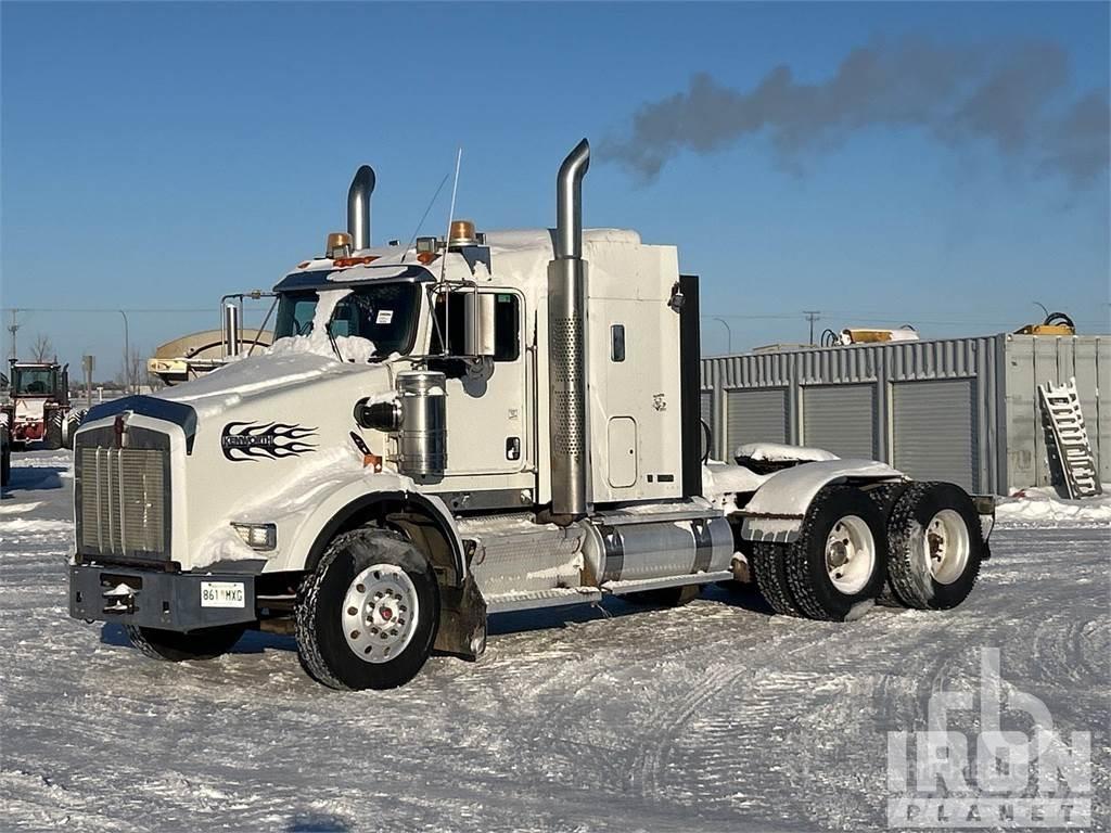 Kenworth T800 Conventional Trucks / Tractor Trucks
