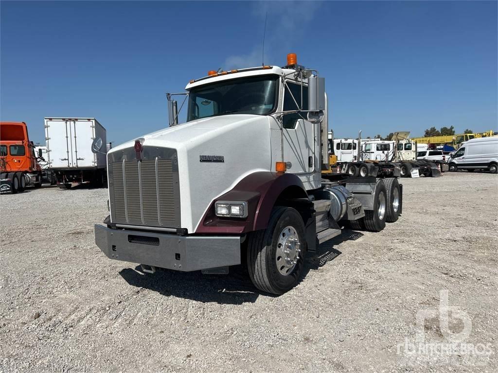 Kenworth T800 Conventional Trucks / Tractor Trucks