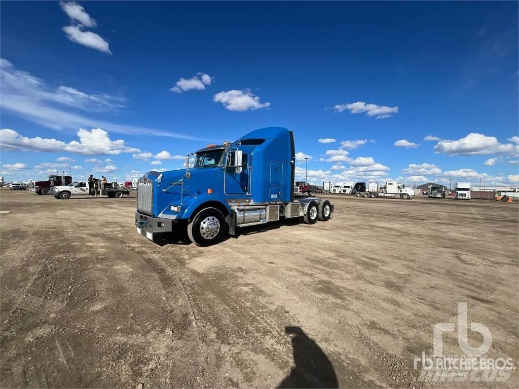 Kenworth T800 Conventional Trucks / Tractor Trucks