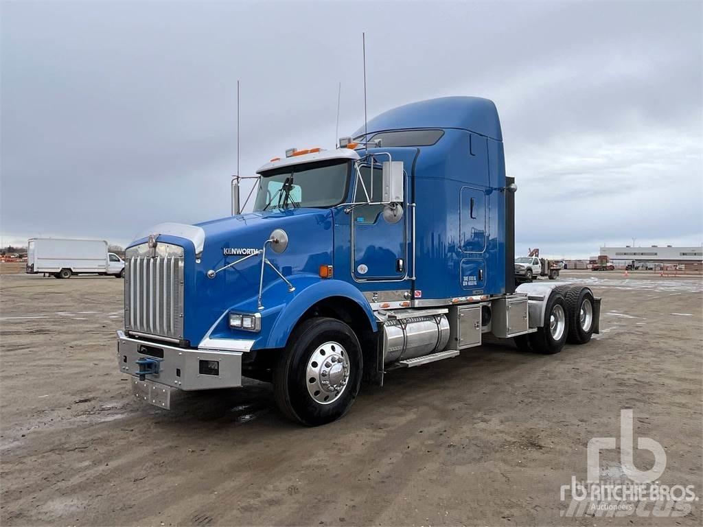 Kenworth T800 Conventional Trucks / Tractor Trucks