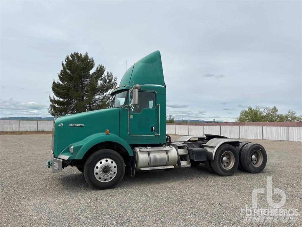 Kenworth T800 Conventional Trucks / Tractor Trucks
