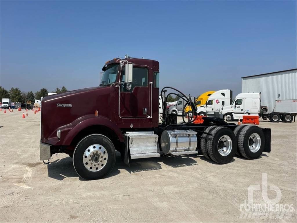 Kenworth T800 Conventional Trucks / Tractor Trucks