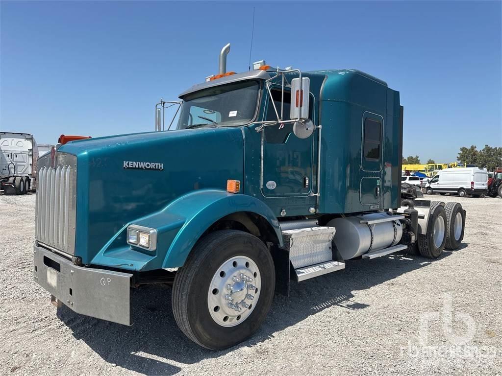 Kenworth T800 Conventional Trucks / Tractor Trucks