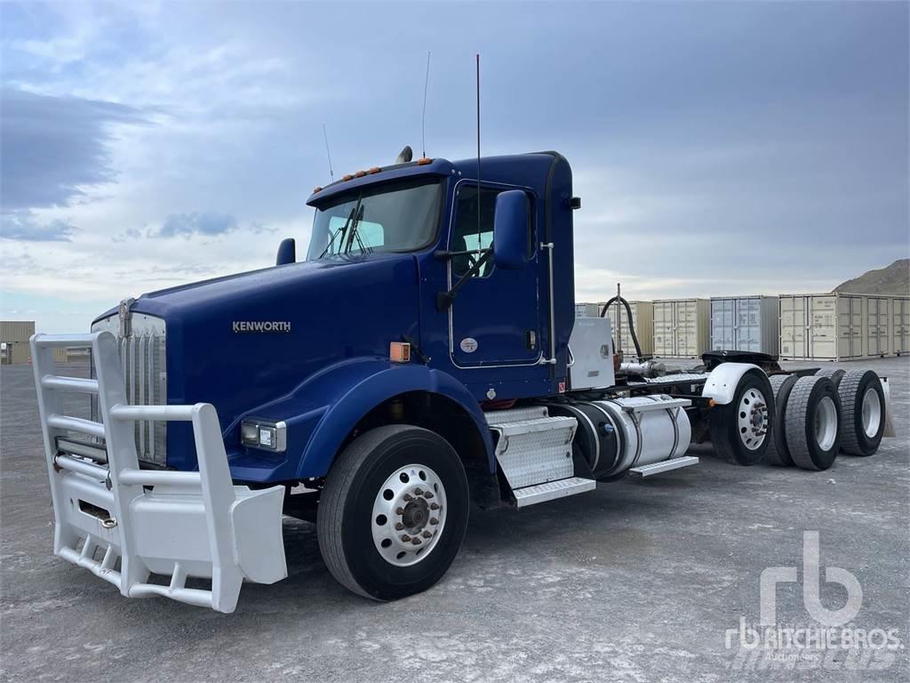 Kenworth T800 Conventional Trucks / Tractor Trucks