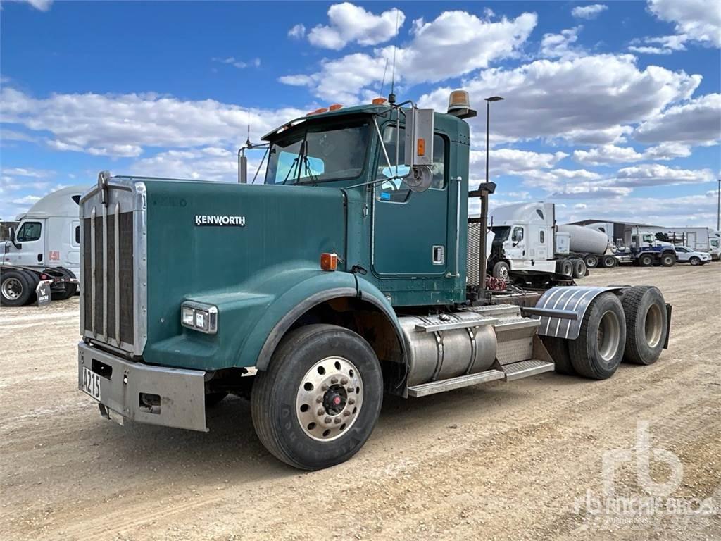 Kenworth T800 Conventional Trucks / Tractor Trucks