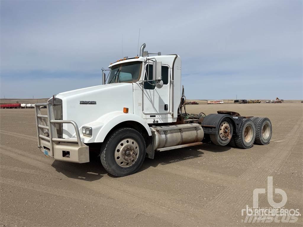 Kenworth T800 Conventional Trucks / Tractor Trucks